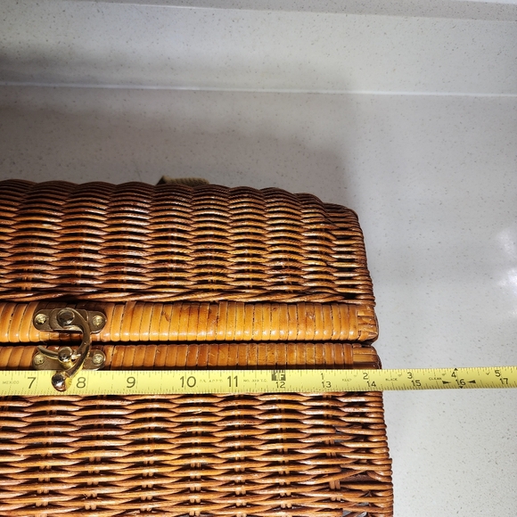 Vintage PicNic Rattan Basket For Wine, Wine Glasses And Accessories - Picture 12 of 14